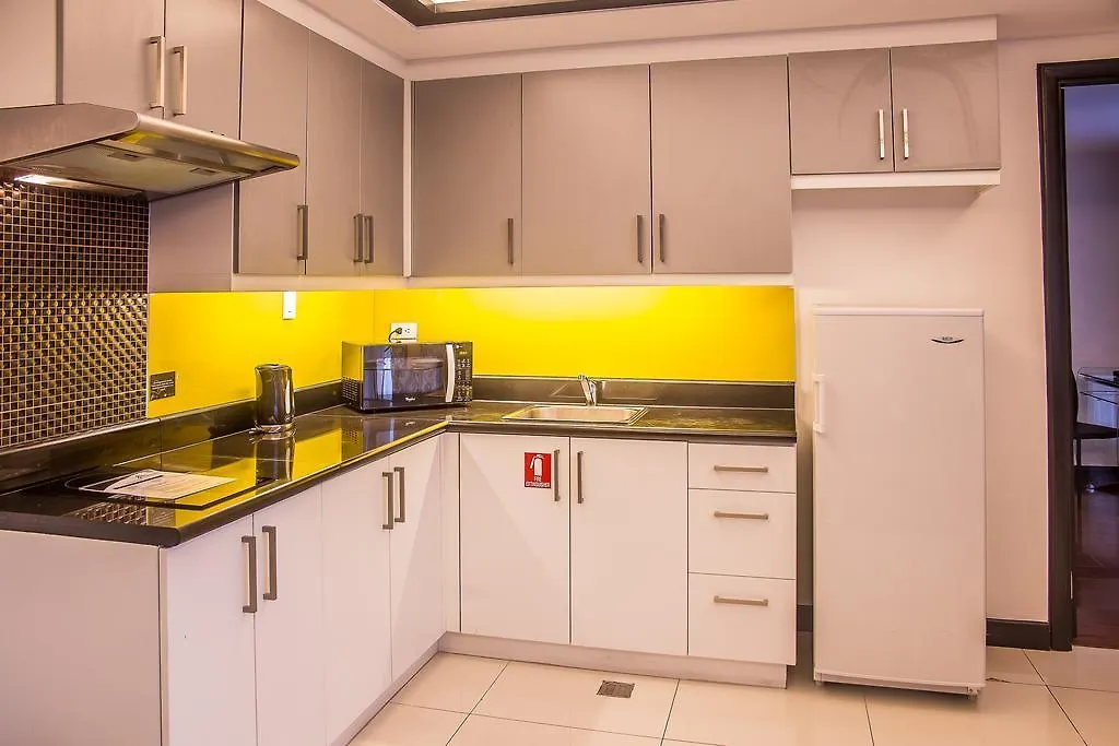 Y2 Residence Hotel Managed By Hii Makati City 3*,