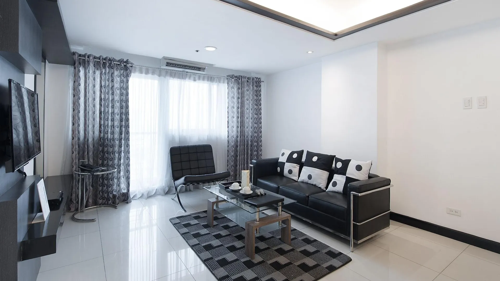 Y2 Residence Hotel Managed By Hii Makati City