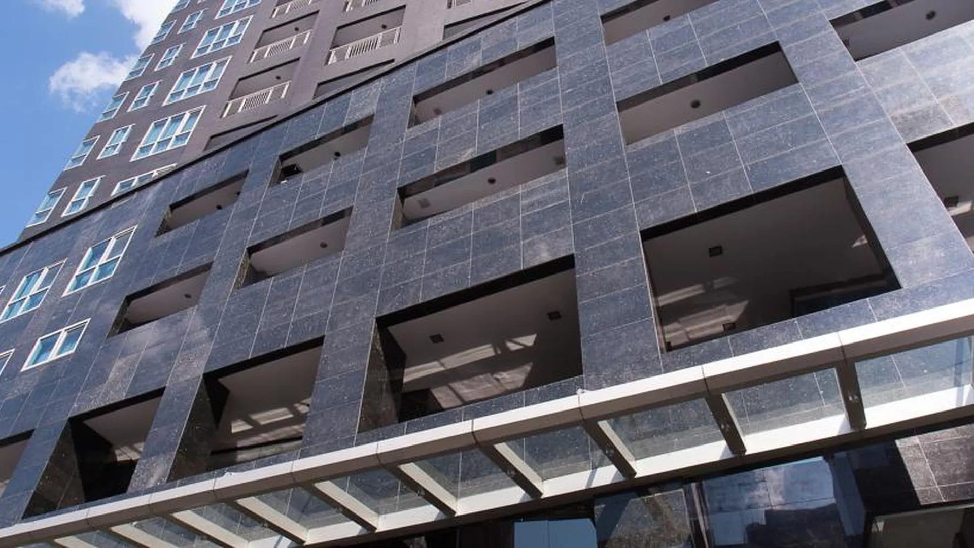 Y2 Residence Hotel Managed By Hii Makati City 3*,  Philippines