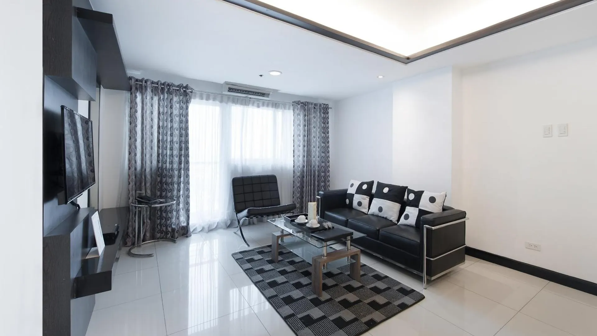Y2 Residence Hotel Managed By Hii Makati City