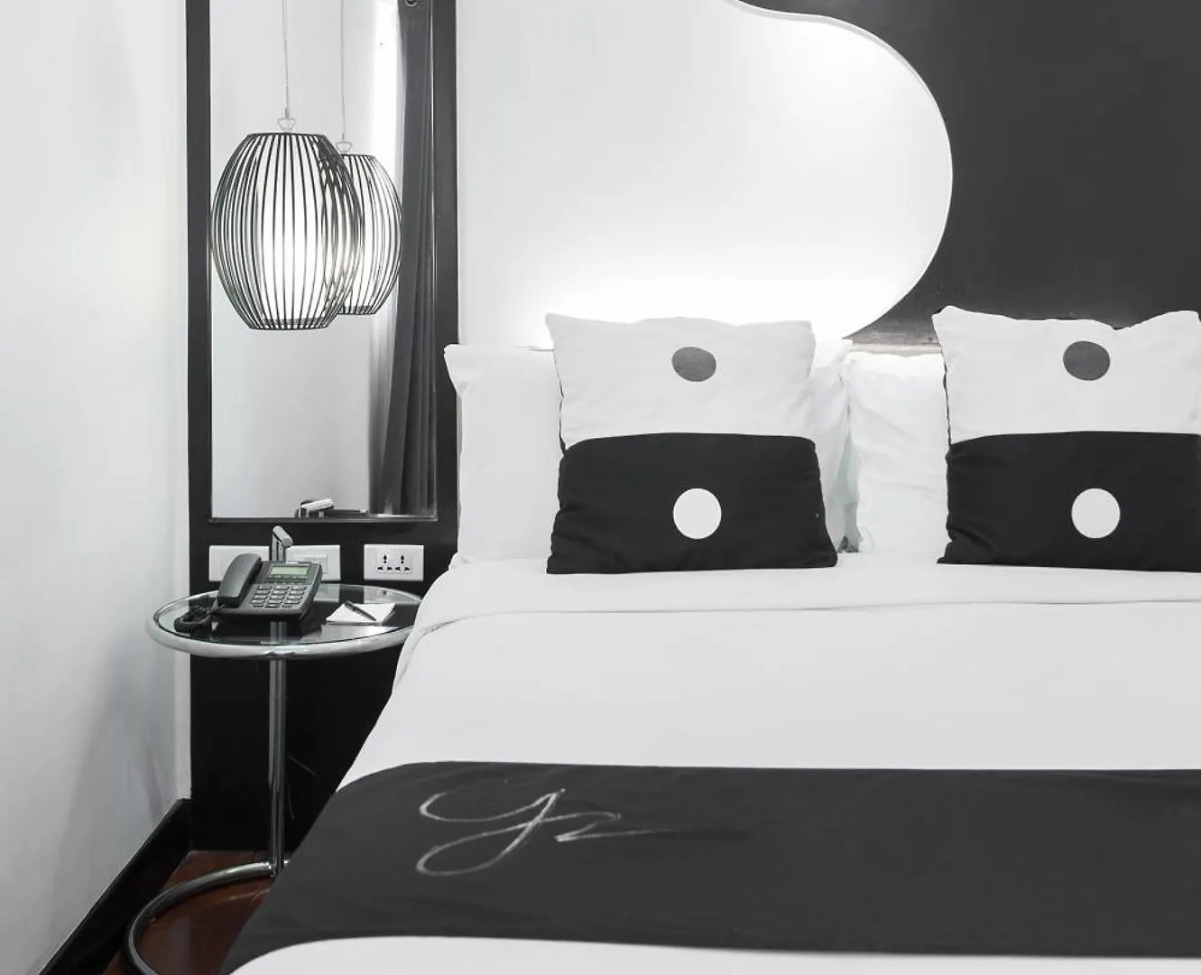 Y2 Residence Hotel Managed By Hii Makati City 3*,