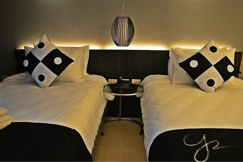 Y2 Residence Hotel Managed By Hii Makati City