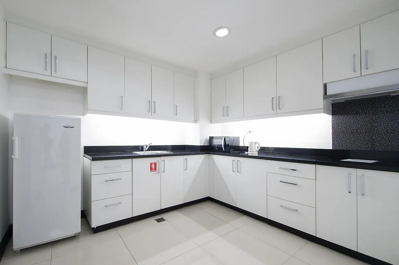 Y2 Residence Hotel Managed By Hii Makati City